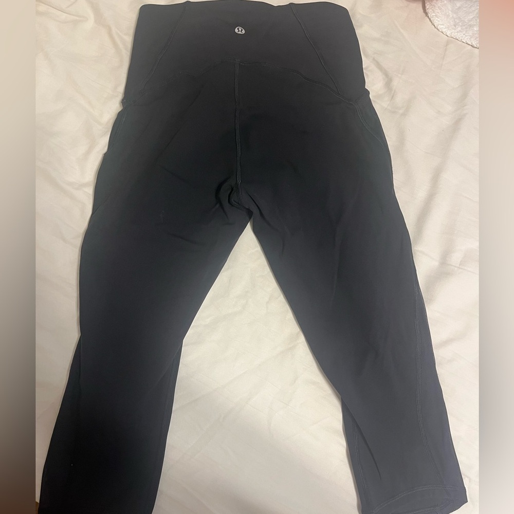 Lululemon Black High-Waisted cropped leggings with mesh detail Size 6